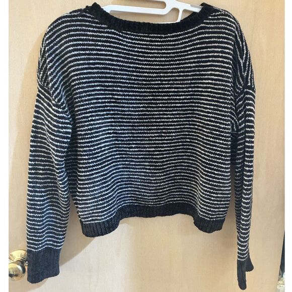 Design Lab Lord & Taylor Black/White Striped Cropped Pullover Sweater (Small) - Picture 2 of 5
